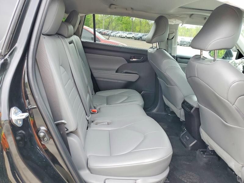 52450406 :رقم المزاد ، 5TDGZRBH3NS587424 vin ، 2022 Toyota Highlander مزاد بيع