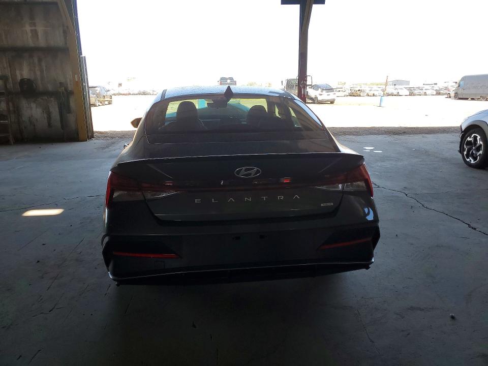 2025 Hyundai Elantra Hybrid მანქანა იყიდება აუქციონზე, vin: KMHLM4DJ4SU153631, აუქციონის ნომერი: 54831926
