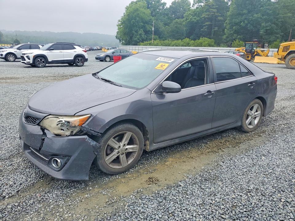 54782036 :رقم المزاد ، 4T1BF1FK5EU331786 vin ، 2014 Toyota Camry مزاد بيع