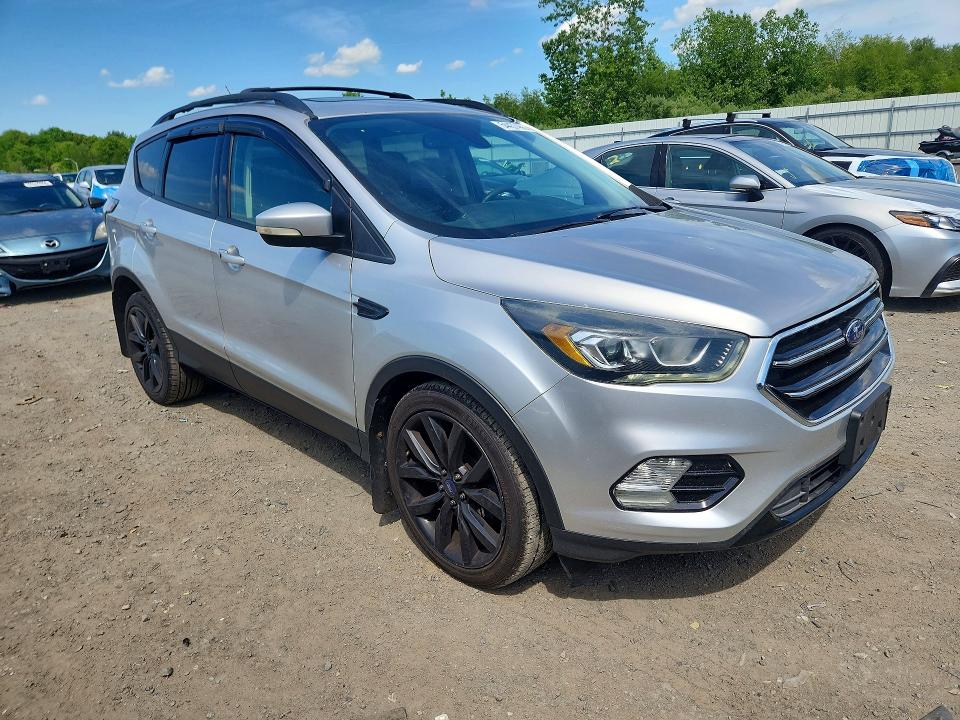 2017 Ford Escape მანქანა იყიდება აუქციონზე, vin: 1FMCU9JD9HUB55279, აუქციონის ნომერი: 54437466
