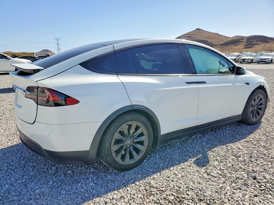 Auction sale of the 2018 Tesla Model X, vin: 5YJXCBE26JF090415, lot number: 54845596