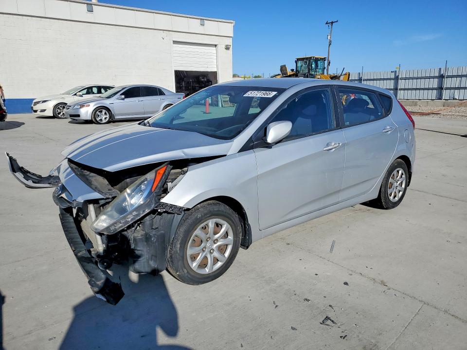 51721966 :رقم المزاد ، KMHCT5AE3DU087544 vin ، 2013 Hyundai Accent مزاد بيع