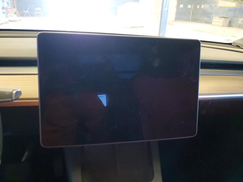46142376 :رقم المزاد ، 7SAYGAEE3SF306075 vin ، 2025 Tesla Model Y مزاد بيع