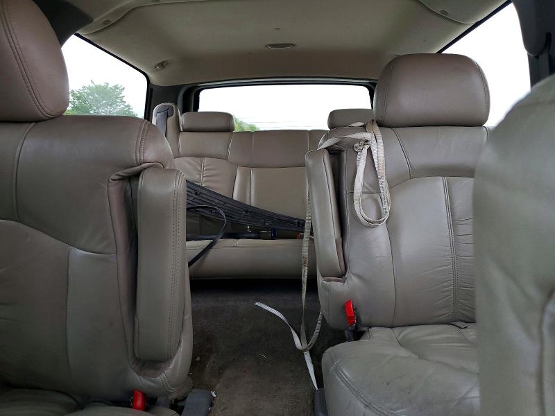 48678256 :رقم المزاد ، 1GNFK16Z62J197700 vin ، 2002 Chevrolet Suburban مزاد بيع