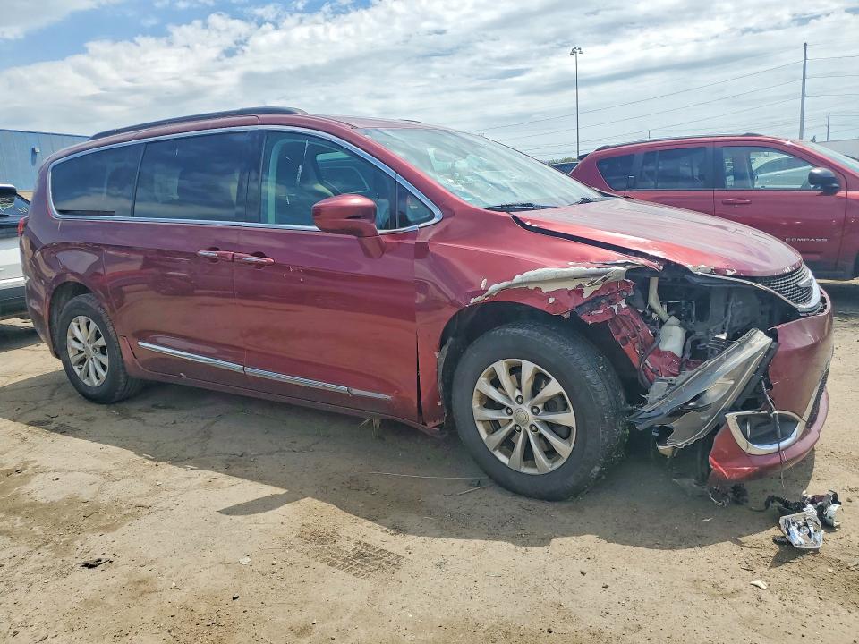 53183766 :رقم المزاد ، 2C4RC1BG7HR583795 vin ، 2017 Chrysler Pacifica مزاد بيع