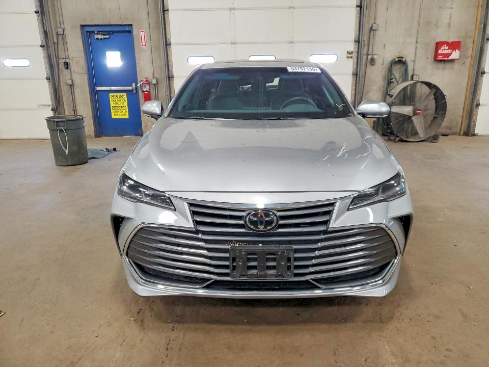 53752136 :رقم المزاد ، 4T1BZ1FBXKU034659 vin ، 2019 Toyota Avalon مزاد بيع