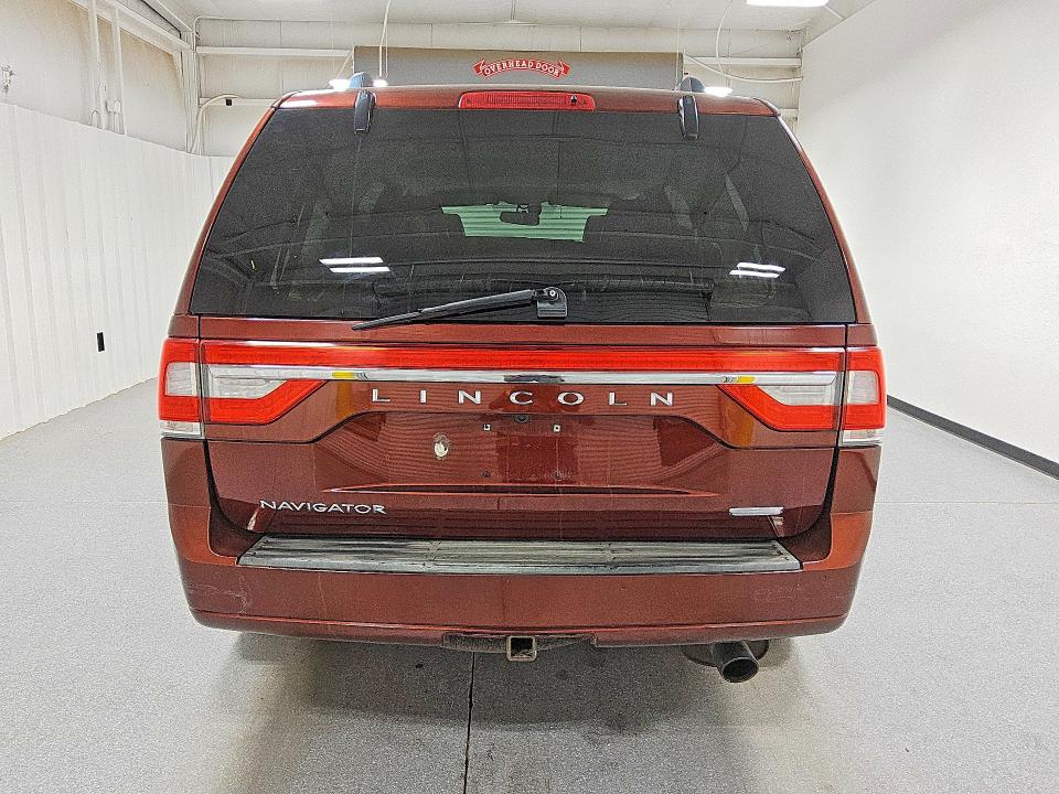 51183646 :رقم المزاد ، 5LMJJ2JT5FEJ10410 vin ، 2015 Lincoln Townhouse Navigator مزاد بيع
