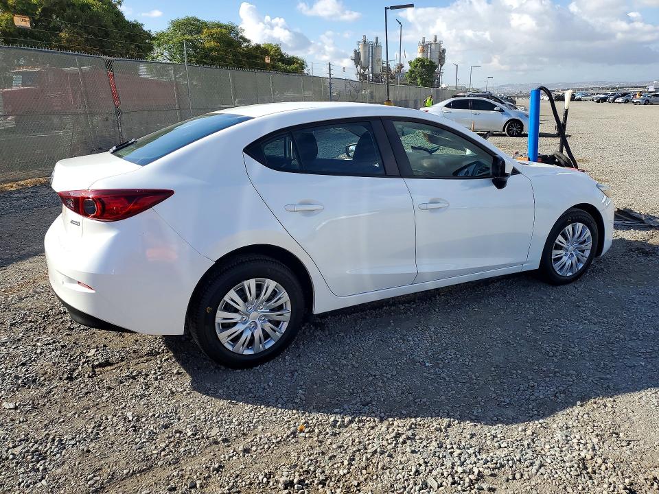 55203136 :رقم المزاد ، 3MZBN1U71JM202915 vin ، 2018 Mazda 3 مزاد بيع