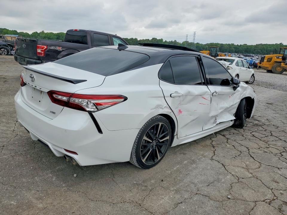 54399946 :رقم المزاد ، 4T1B61HK1KU162004 vin ، 2019 Toyota Camry مزاد بيع