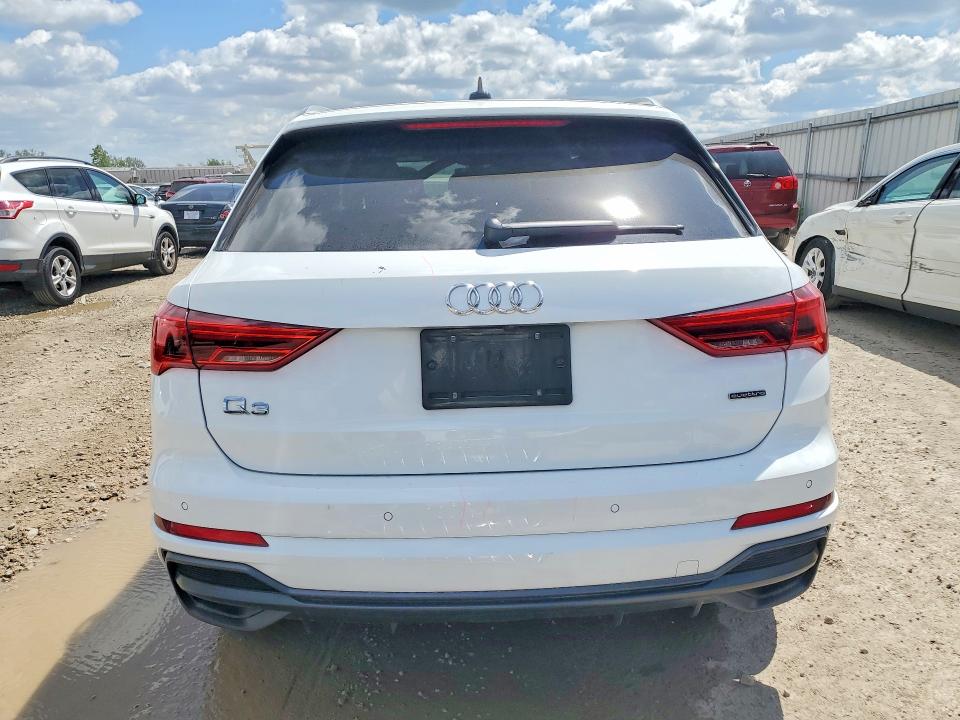 52777606 :رقم المزاد ، WA1DECF38M1142239 vin ، 2021 Audi Q3 مزاد بيع
