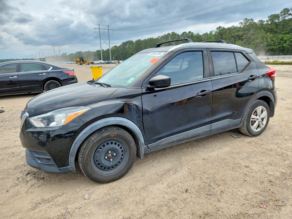 52564736 :رقم المزاد ، 3N1CP5CU1JL518470 vin ، 2018 Nissan Kicks مزاد بيع