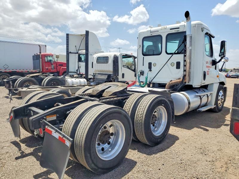 52710626 :رقم المزاد ، 1FUJGECK69LAL8088 vin ، 2009 Freightliner Cascadia مزاد بيع