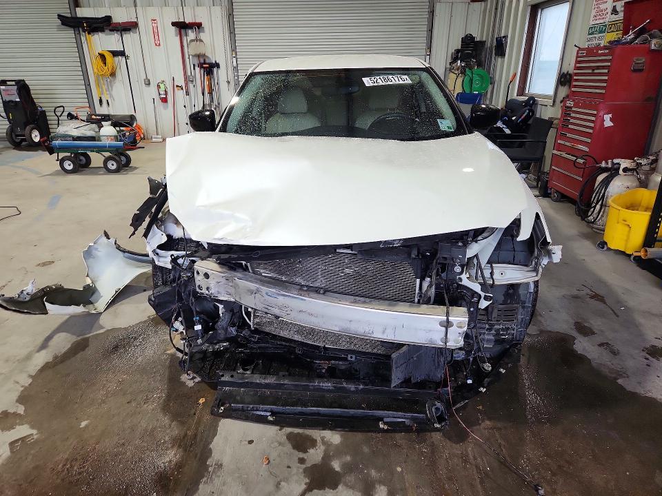 52186176 :رقم المزاد ، 1N4AA6AP5HC430266 vin ، 2017 Nissan Maxima مزاد بيع