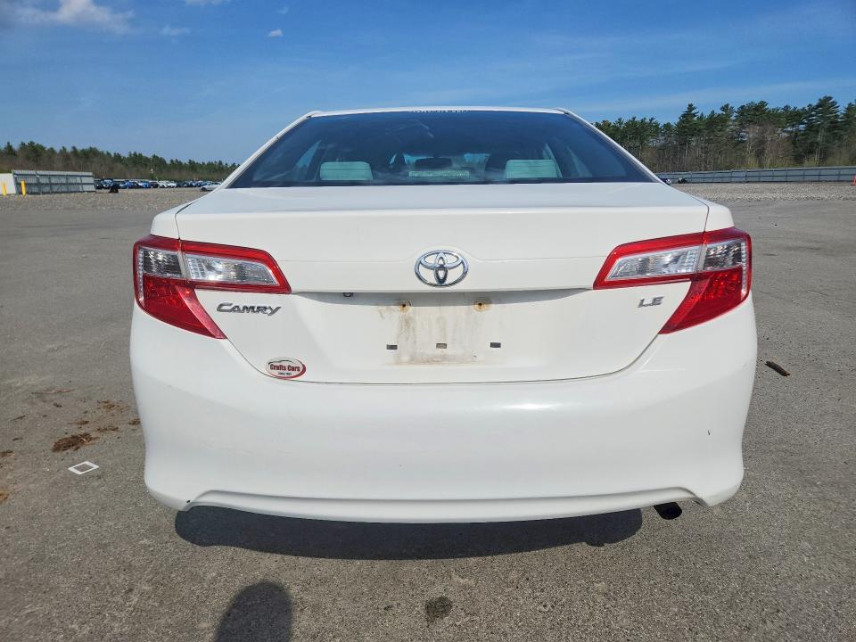 52404026 :رقم المزاد ، 4T1BF1FK4EU421060 vin ، 2014 Toyota Camry مزاد بيع