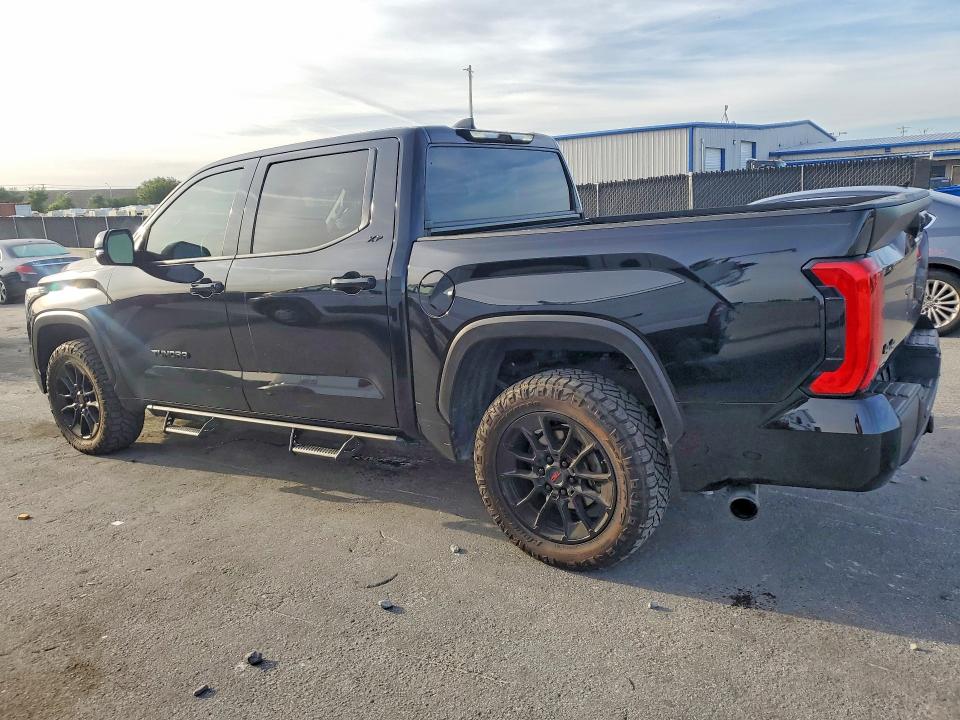 52653336 :رقم المزاد ، 5TFLA5DB2NX053946 vin ، 2022 Toyota Tundra مزاد بيع