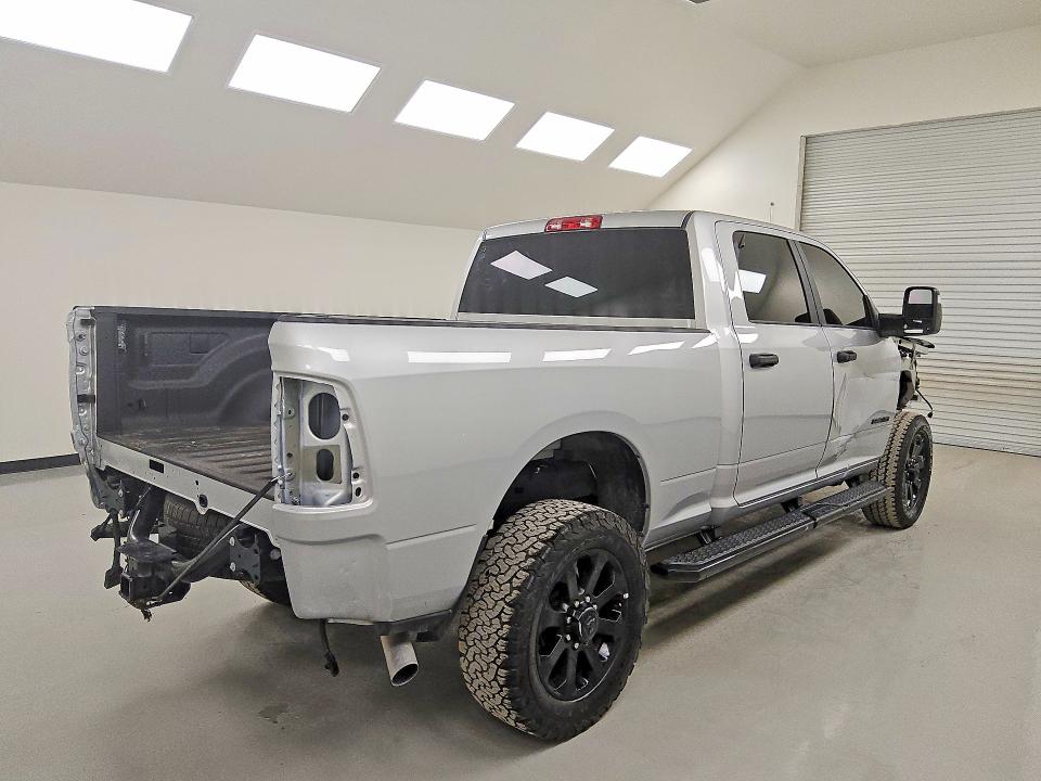 51801166 :رقم المزاد ، 3C6UR5DJ5TG200886 vin ، 2026 Ram 2500 مزاد بيع