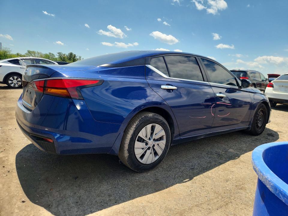 52822916 :رقم المزاد ، 1N4BL4BV3NN423624 vin ، 2022 Nissan Altima مزاد بيع