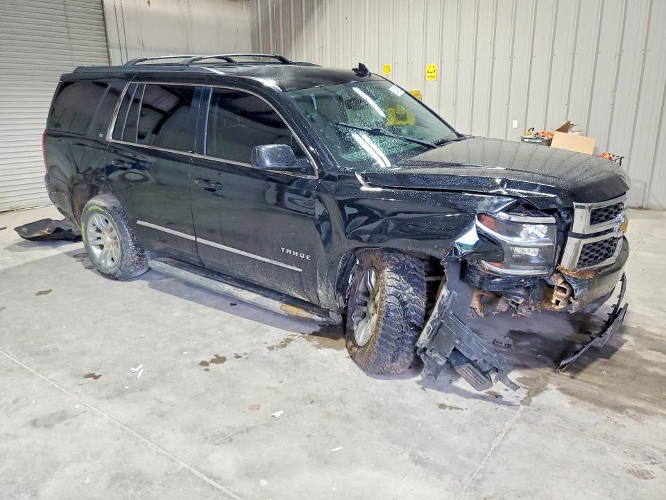 53481526 :رقم المزاد ، 1GNSKBKC2HR273803 vin ، 2017 Chevrolet Tahoe مزاد بيع