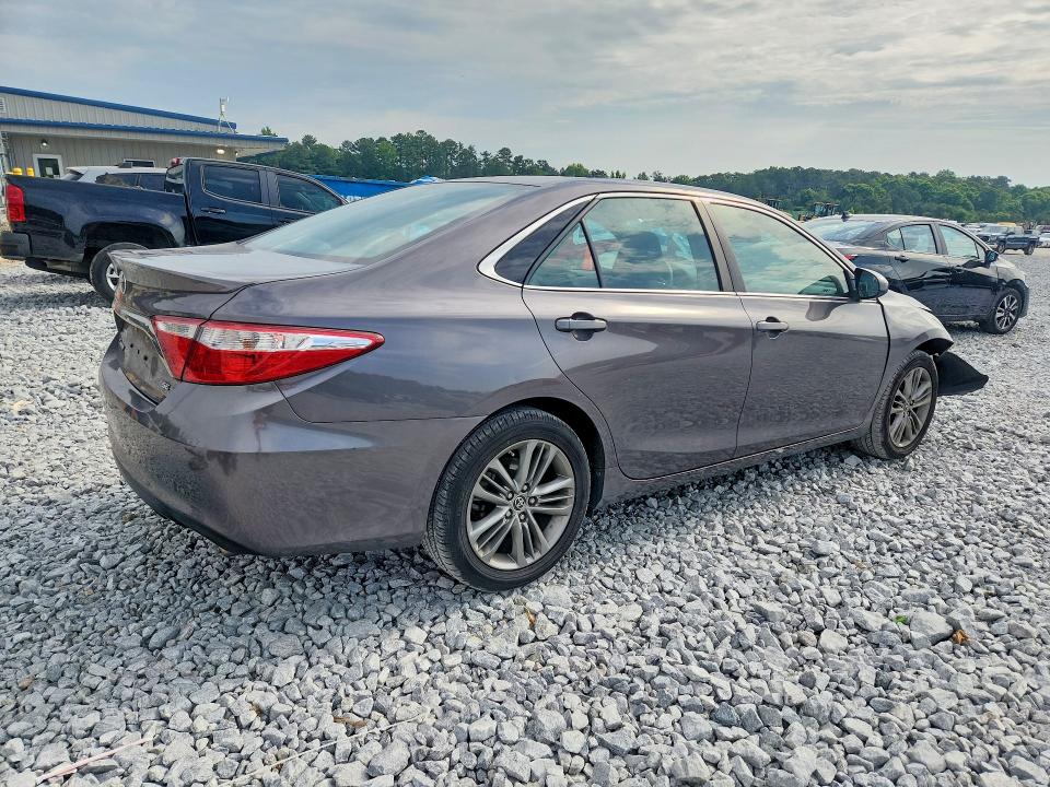 54044996 :رقم المزاد ، 4T1BF1FK6FU075823 vin ، 2015 Toyota Camry مزاد بيع