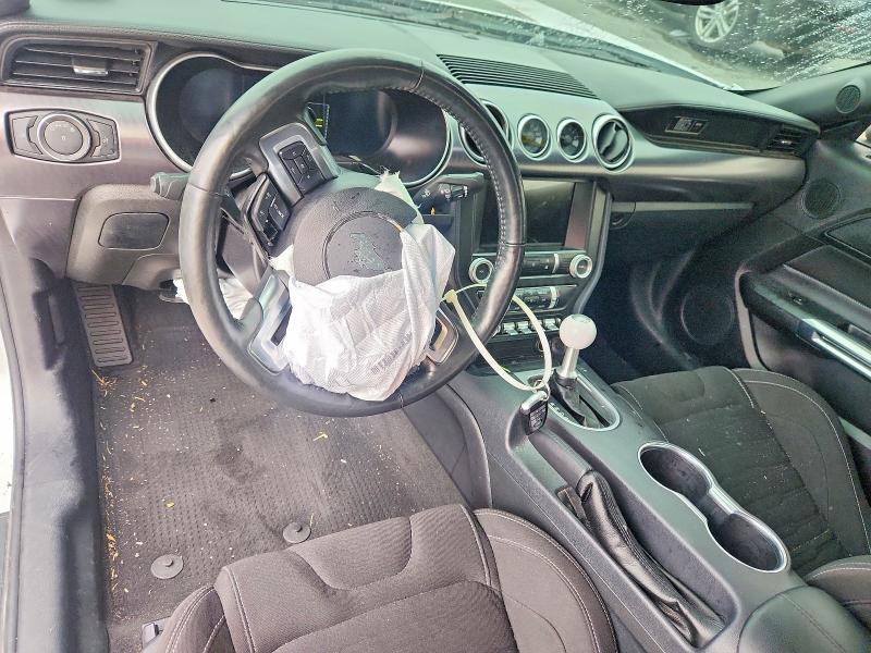 52451026 :رقم المزاد ، 1FA6P8R04M5555765 vin ، 2021 Ford Mustang مزاد بيع