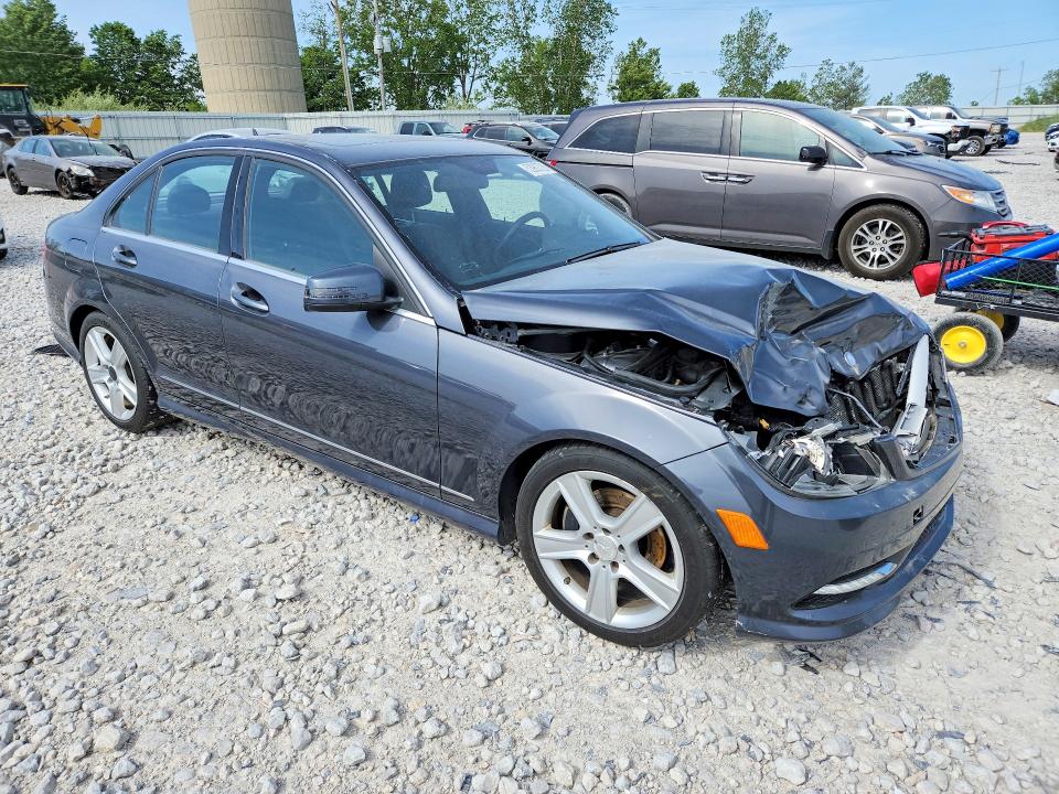 2011 Mercedes-benz C მანქანა იყიდება აუქციონზე, vin: WDDGF8BB0BR137809, აუქციონის ნომერი: 53963726