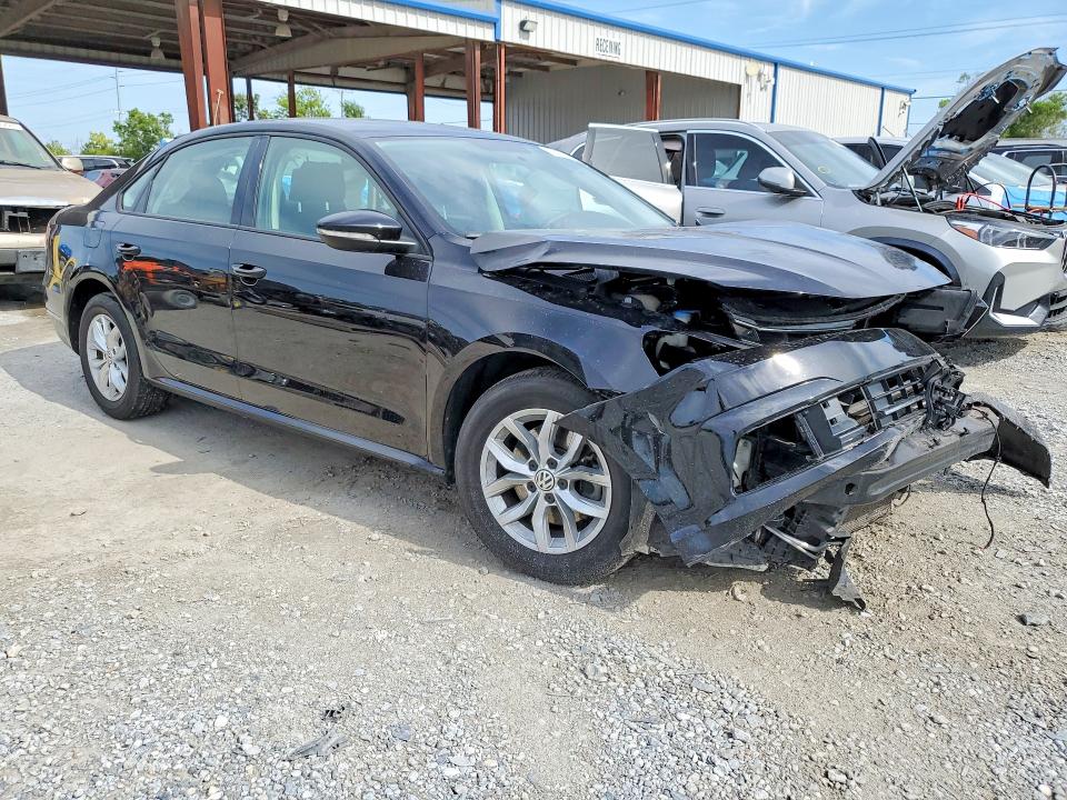 52091116 :رقم المزاد ، 1VWAA7A34JC013317 vin ، 2018 Volkswagen Passat مزاد بيع