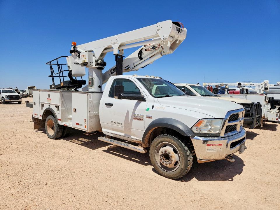 53344656 :رقم المزاد ، 3C7WRNBJ3JG243871 vin ، 2018 Ram 5500 مزاد بيع
