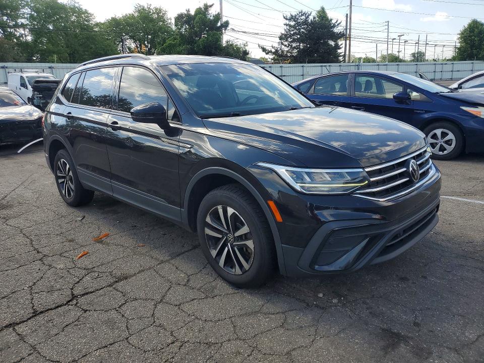 Продажа на аукционе авто 2022 Volkswagen Tiguan, vin: 3VV1B7AX7NM012526, номер лота: 52768886