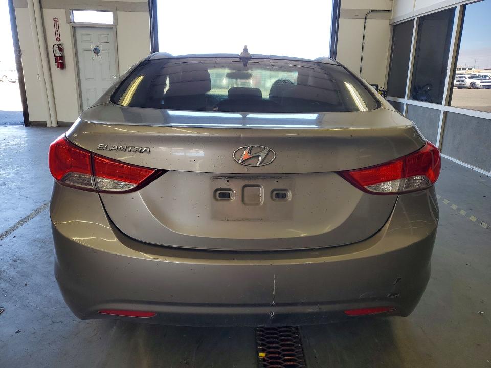 2013 Hyundai Elantra მანქანა იყიდება აუქციონზე, vin: 5NPDH4AE2DH245841, აუქციონის ნომერი: 54268046