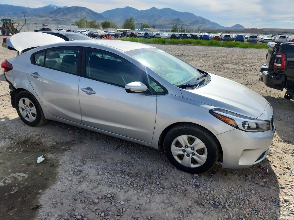53053636 :رقم المزاد ، 3KPFL4A73HE145038 vin ، 2017 Kia Forte مزاد بيع