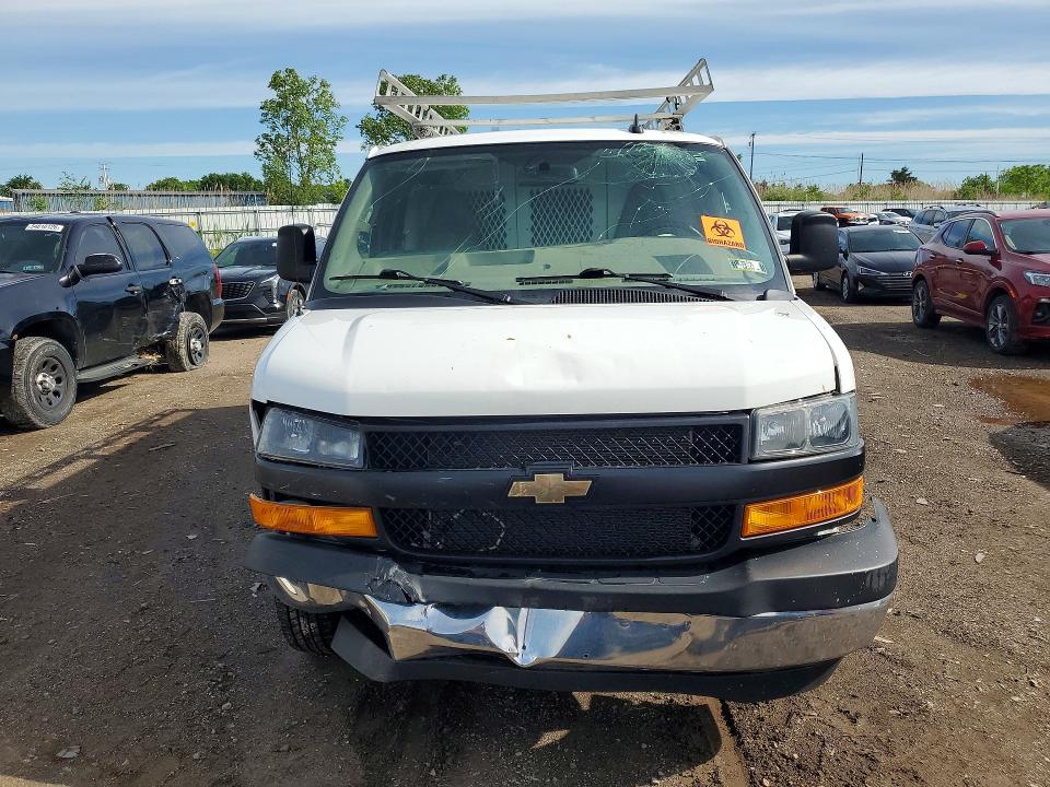 54486576 :رقم المزاد ، 1GCZGGF71N1265429 vin ، 2022 Chevrolet Express G3500 مزاد بيع