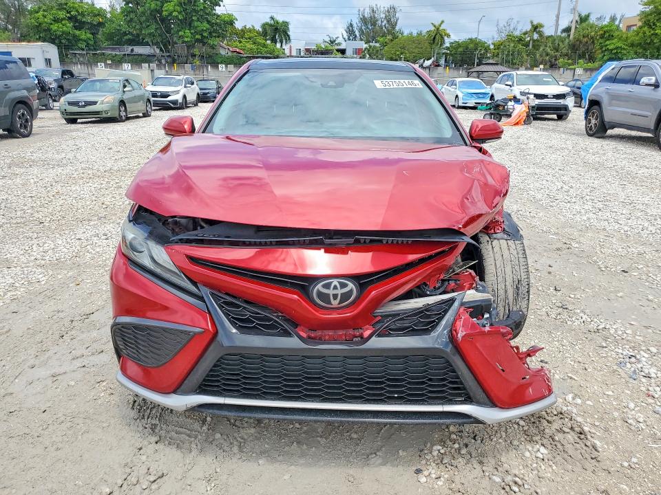 53755146 :رقم المزاد ، 4T1K61AK9MU421030 vin ، 2021 Toyota Camry مزاد بيع
