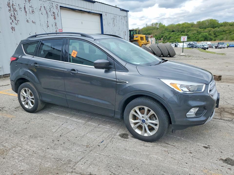 52378066 :رقم المزاد ، 1FMCU0GD0JUD48140 vin ، 2018 Ford Escape مزاد بيع