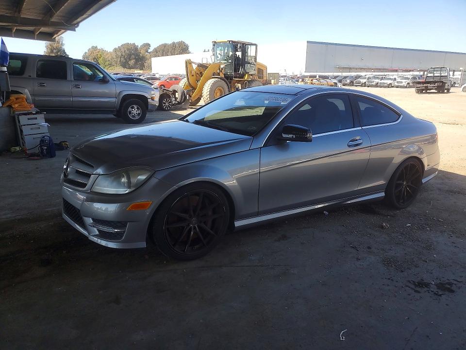 Продаж на аукціоні авто 2012 Mercedes-benz C, vin: WDDGJ4HB8CF934908, номер лоту: 52736276