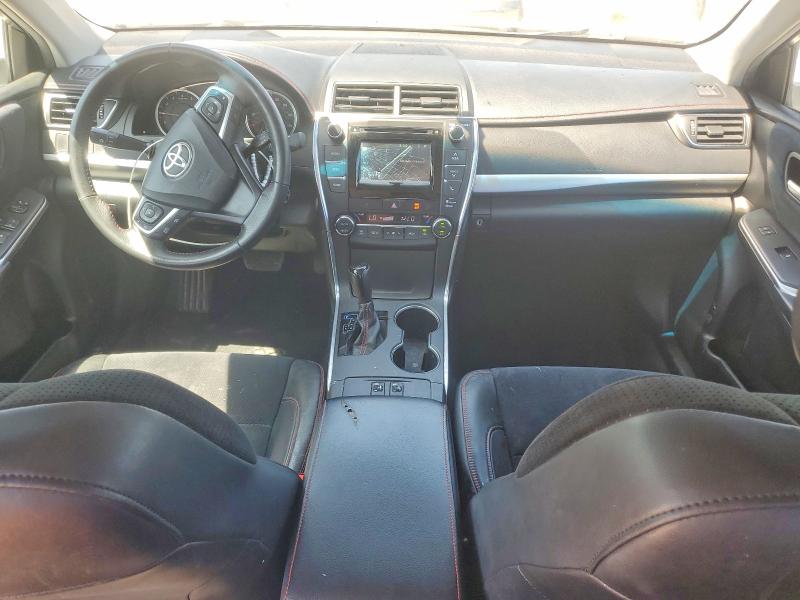 53219116 :رقم المزاد ، 4T1BF1FK6FU073070 vin ، 2015 Toyota Camry مزاد بيع