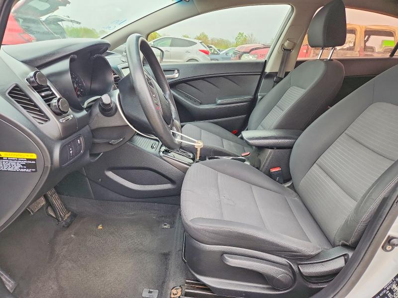 51623216 :رقم المزاد ، 3KPFL4A73JE171192 vin ، 2018 Kia Forte مزاد بيع