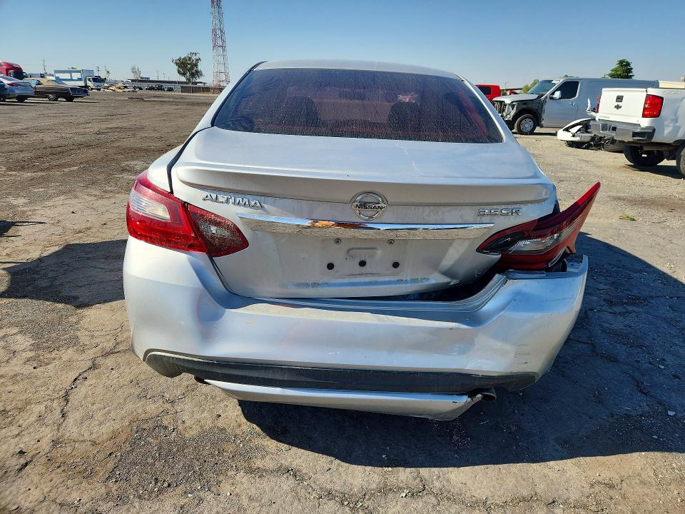 2017 Nissan Altima მანქანა იყიდება აუქციონზე, vin: 1N4BL3AP8HC229443, აუქციონის ნომერი: 52185386