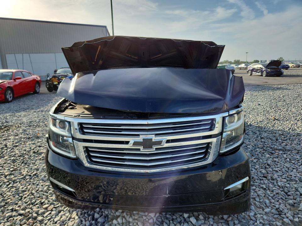 55227306 :رقم المزاد ، 1GNSKJKC4HR389403 vin ، 2017 Chevrolet Suburban مزاد بيع