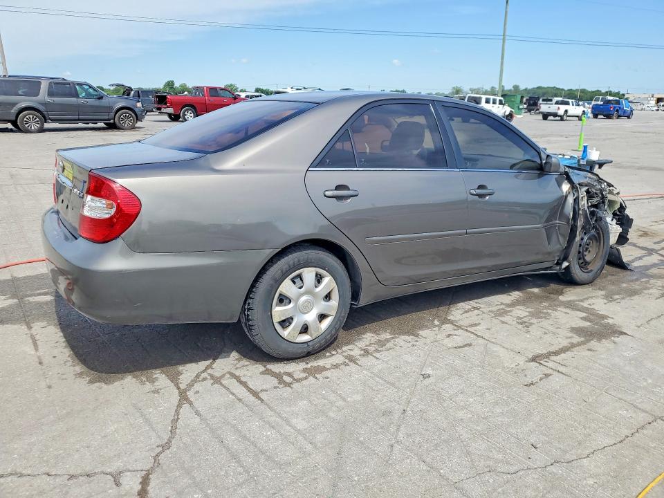 53221466 :رقم المزاد ، 4T1BE32K94U882225 vin ، 2004 Toyota Camry مزاد بيع