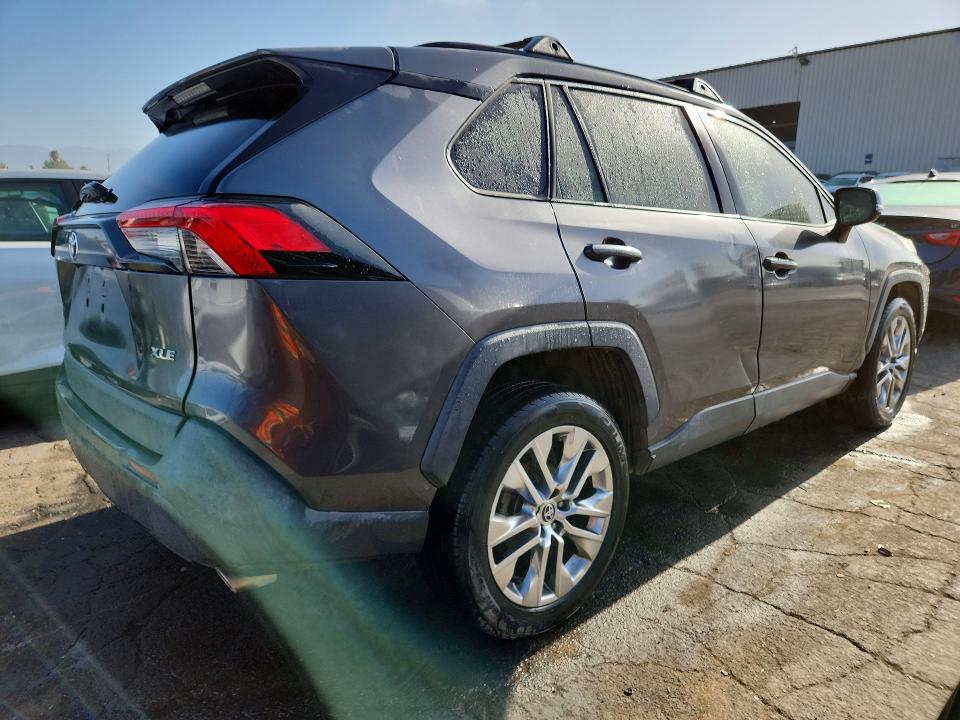 2021 Toyota Rav4 მანქანა იყიდება აუქციონზე, vin: 2T3C1RFV5MC135057, აუქციონის ნომერი: 50662906