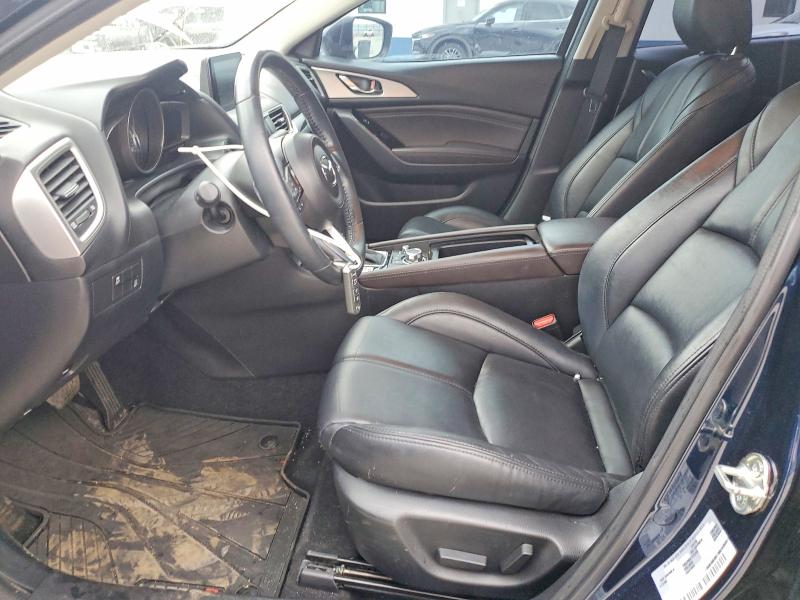 52559026 :رقم المزاد ، 3MZBN1V37JM215129 vin ، 2018 Mazda 3 مزاد بيع