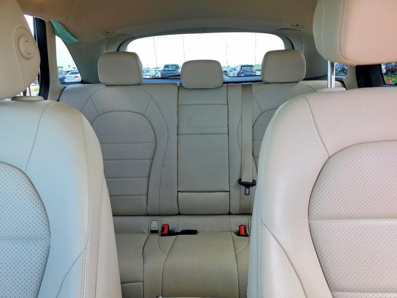 54600546 :رقم المزاد ، WDC0G8EBXLF701242 vin ، 2020 Mercedes-benz Glc مزاد بيع
