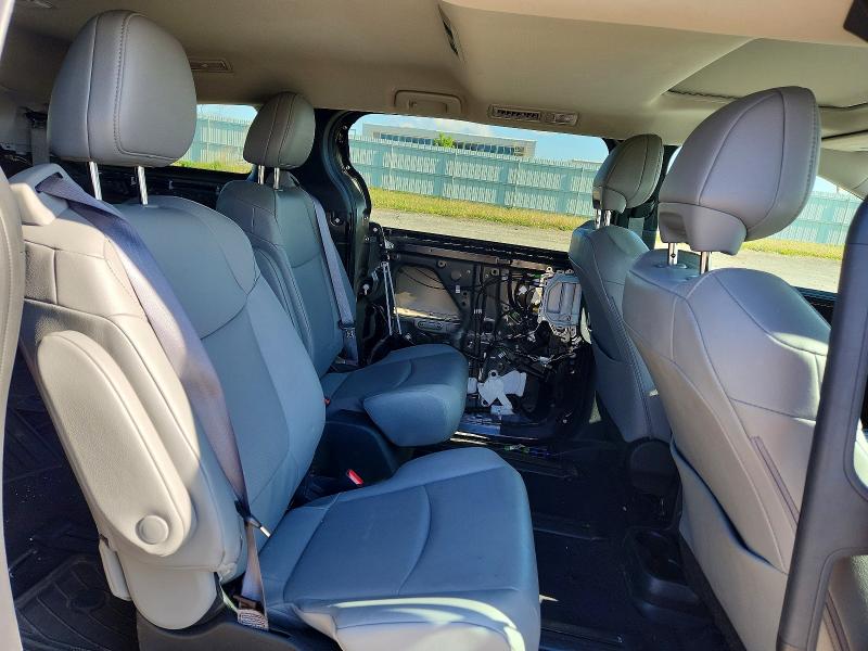 53541416 :رقم المزاد ، 5TDYSKFC1SS185704 vin ، 2025 Toyota Sienna مزاد بيع