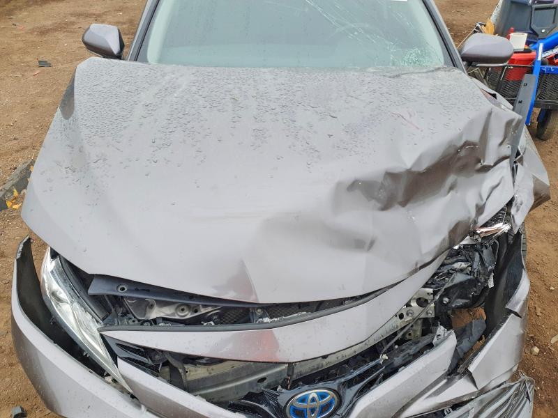 53956676 :رقم المزاد ، 4T1B21HK3JU505826 vin ، 2018 Toyota Camry Hybrid مزاد بيع