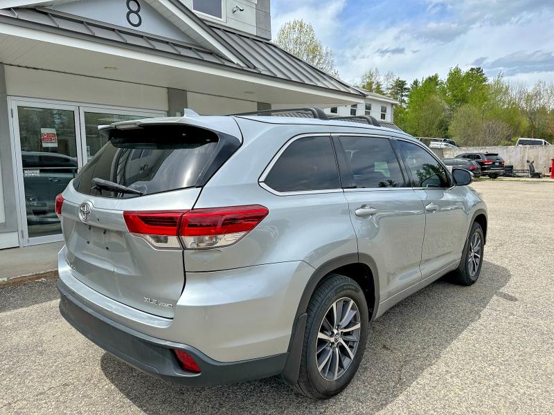 Продаж на аукціоні авто 2017 Toyota Highlander, vin: 5TDJZRFH4HS381579, номер лоту: 53775616