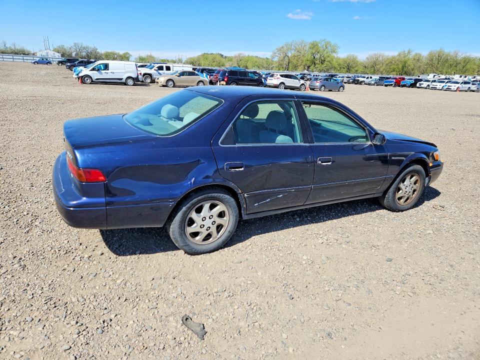 52732956 :رقم المزاد ، 4T1BF22K0XU931663 vin ، 1999 Toyota Camry مزاد بيع