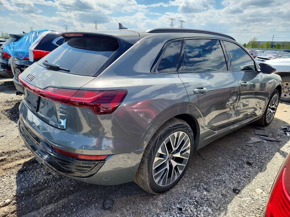 51891826 :رقم المزاد ، WA16AAGE8RB053054 vin ، 2024 Audi Q8 E-tron مزاد بيع