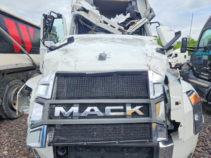 2022 Mack Anthem მანქანა იყიდება აუქციონზე, vin: 1M1AN4GY0NM025702, აუქციონის ნომერი: 49146746