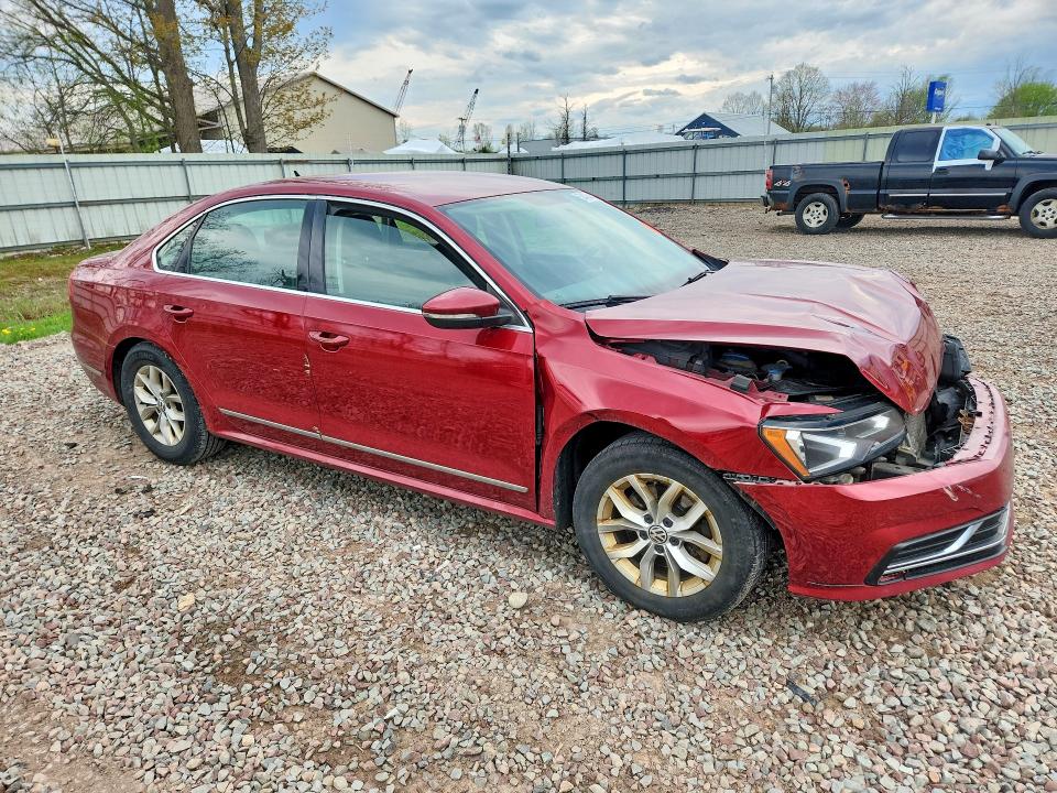 52478446 :رقم المزاد ، 1VWAT7A39GC035591 vin ، 2016 Volkswagen Passat مزاد بيع