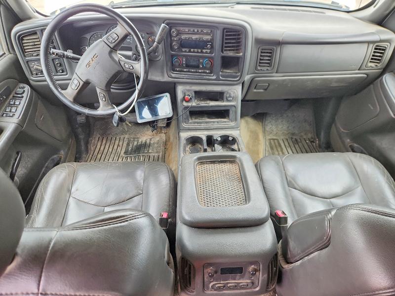 52735826 :رقم المزاد ، 1GTGK23U54F233572 vin ، 2004 Gmc Sierra مزاد بيع